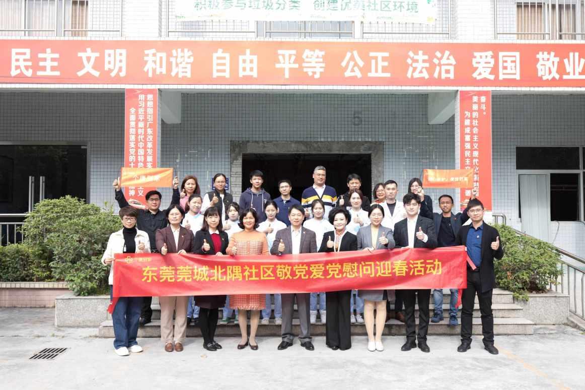 商善良医生,你真的很善良!担心患者安危 这位年轻医生撸起袖子献热血